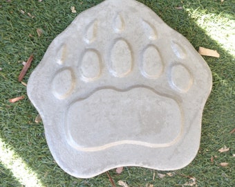 Bear Paw Stepping Stone, Large Stepping Stone