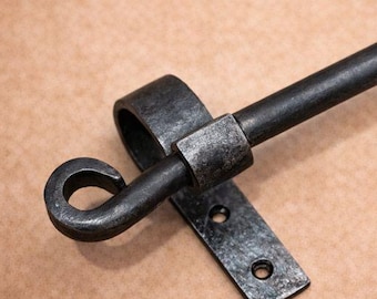 Handgeschmiedete Gardinenstange aus Eisen | Gobelinstange mit Halterungen | Fensterbeschläge nach Maß