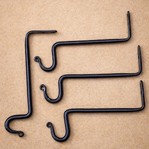 4er Set Pflanzenhaken | Schmied Made Laterne & Wand Haken