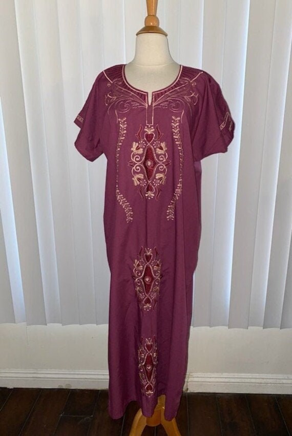 Vintage 1970's  Boho Hippie Mauve Embroidered Max… - image 1