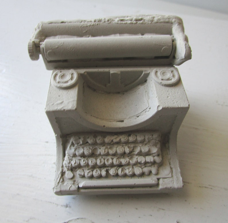 Minimáquina de escribir manual de hormigón - Escultura artística - Arte de fundición original, máquina de escribir manual en miniatura hecha a mano, arte de máquina de escribir de cemento sólido imagen 5