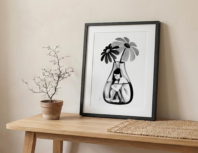 花瓶の中の少女 - ウォールアートポスター / モダンな禅プリント / 白黒イラストのホームデコレーション 画像 2
