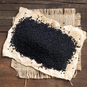 30-300 zwarte komijnzaadjes, Nigella sativa, Kalonji aromatisch kruid afbeelding 3