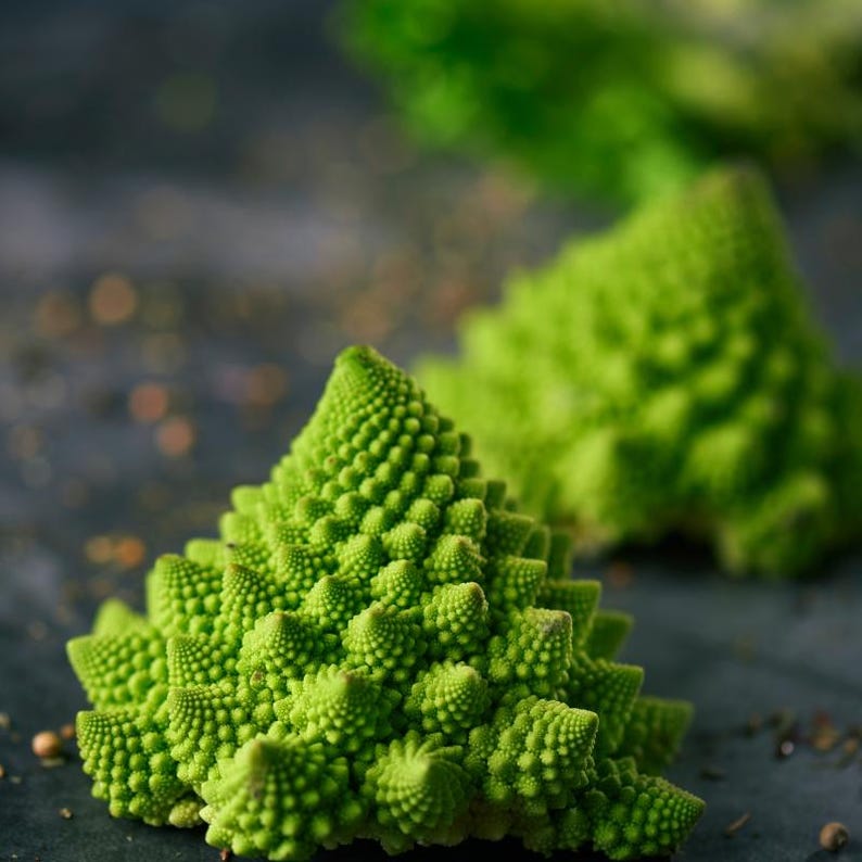 Más de 100 semillas de coliflor romanesco, Brassica oleracea, coliflor romanesco, cabezas espirales de color verde lima. imagen 10