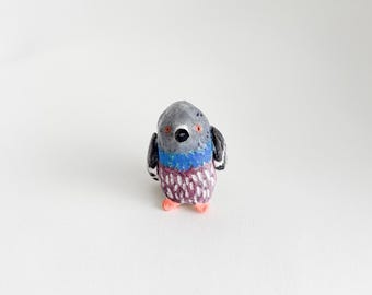 Figura de paloma de arcilla hecha a mano, miniatura de pájaro, decoración de escritorio, regalo para amantes de las aves.