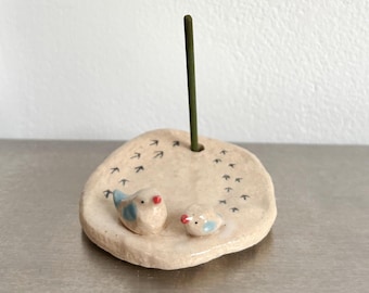 Plato para incienso hecho a mano con forma de pájaro, figura de pájaro de cerámica, bonita decoración de escritorio.