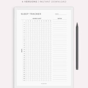 Könnte beinhalten: Ein digitaler Schlaftracker auf einem weißen E-Ink-Tablet. Der Tracker verfügt über ein Raster zur täglichen Schlafüberwachung mit Abschnitten für die Schlafdauer und Notizen. Ein Stift liegt neben dem Tablet. Der Text lautet "SLEEP TRACKER" und "DESIGNED FOR E-INK TABLETS".