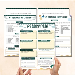 Könnte beinhalten: Zwei Blätter Papier mit der Aufschrift "MY PERSONAL SAFETY PLAN" werden von einer Person gehalten. Die Formulare haben Abschnitte für Auslöser, Warnsignale, Bewältigungsfähigkeiten und Kontaktinformationen. Die Formulare sollen bei der psychischen Gesundheit helfen.