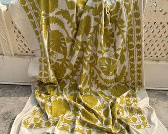 Edredón Suzani tradicional de algodón bordado a mano: un adorno bohemio artesanal para el hogar, manta reversible.