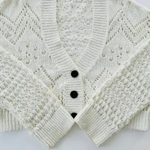 Free People Chloe Cardigan Size Small Cream/white Knit V-Neck 3 Button cropped image 2