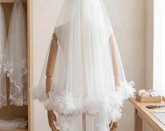 Irisbladsslöja Dubbelskiktad Blommig Kant Kort Brudhuvudbonad Drömlik Elfenben Bröllopsaccessoar Trädgårdsceremoni Romantisk Brud