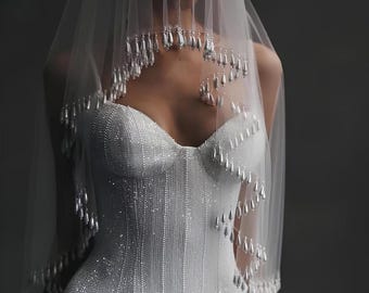 Brautschleier mit Perlen, einlagig, Elopement Bachelorette, für die Braut, romantischer minimalistischer Kopfschmuck