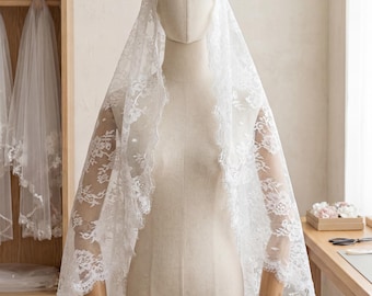 Helspets Mantilla Slöja Vintage Katedral Längd Gratulationskort Elfenben Bröllopshuvudbonad Mjuk Tyll Kyrka Ceremoni Klassisk Brud