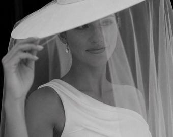 Long Tulle Bridal Veil Hat, Wide Brim, Courthouse Elopement for Bride to Be, Vintage Minimalist French Bachelorette Accessory