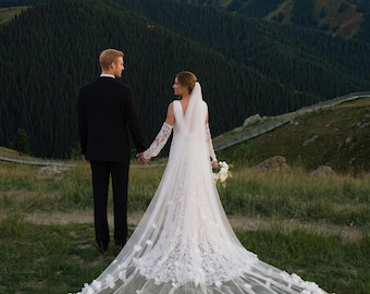 Kronbladskant Katedralslöja Handgjord Blommig Applikation Elfenben Långt Släp Bröllopshuvudbonad Romantisk Trädgårdsceremoni Uttalande Brudlook