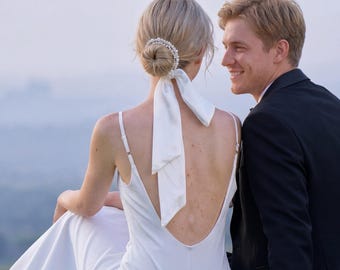 Pearl Luxe Satin Rosett | Överdimensionerad Fransk Hårsnodd, Vintage Bröllopsaccessoar, Möhippapresent, Vårbröllopsstil, Kokett Estetik