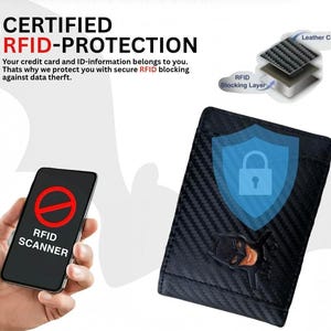 Może przedstawiać: Czarny portfel z wł&oacute;kna węglowego z logo Batmana i niebieską tarczą z zamkiem. Obraz zawiera tekst "CERTIFIED RFID-PROTECTION" i "RFID SCANNER". Portfel ma chronić przed kradzieżą danych.