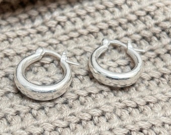Tjocka örhängen i sterlingsilver • Minimalistiska tjocka örhängen