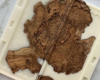 Tablero de backgammon de madera de olmo con resina epoxi e incrustaciones de nácar