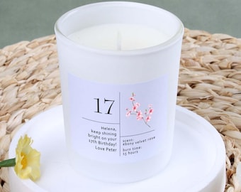 Candela personalizzata per il 17° compleanno: floreale rosa, cera naturale, profumata