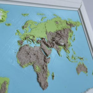 Earth - 3D-geprinte reliëfkaart, met lijst (7"x10")