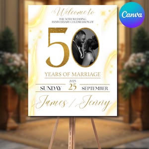 Könnte beinhalten: Goldenes und weißes Hochzeitsjubiläumsschild auf einer Holzstaffelei. Auf dem Schild steht "Willkommen zur Feier des 50. Hochzeitstages von 50 Ehejahren" mit einem Foto eines Paares. Das Datum ist der 25. September 2025.