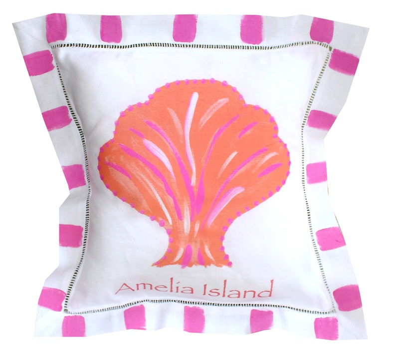 Lemondaisy Design Scallop Shell Pillow