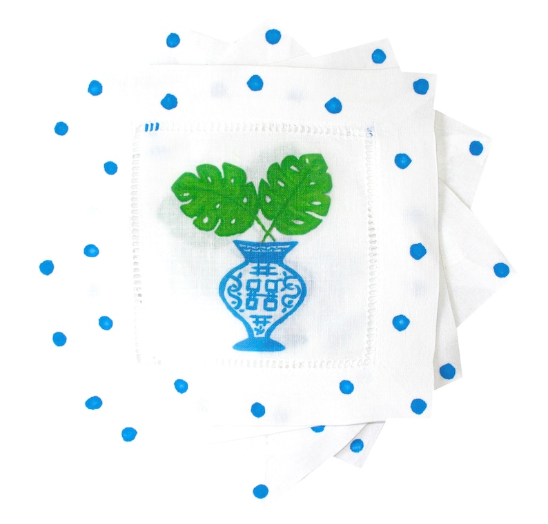 Blue Chinoiserie Monstera Leaf Linen Cocktail Napkins - Thumbnail 4