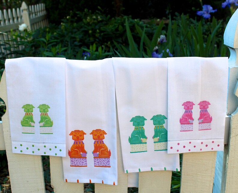 Chinoiserie Foo Dogs Linen Guest Towels - Thumbnail 4