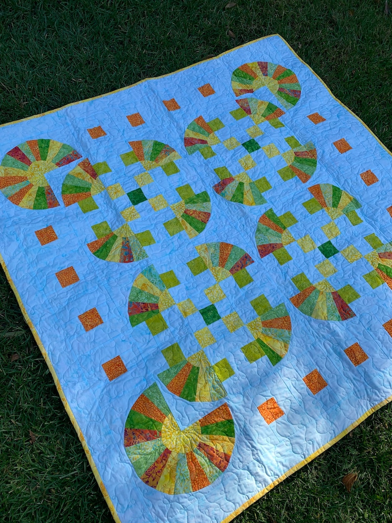 Sunshiny day quilt pattern PDF pattern image 1