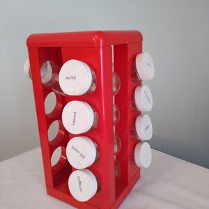 Vintage Copco Red Plastic Revolving Spice Rack and 9 Spice Jars Shakers (9 of 16) 1993