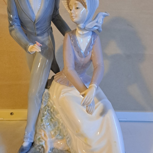 Vintage 1991 Nao By Lladro Daisa 411G My Offering Couple 10.5" tall