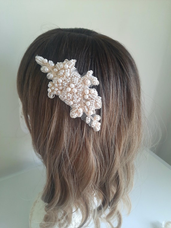 Ivory Lace and Pearl Beaded Bridal Headpiece, Hair Comb - Etsy display picture 2