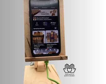 Soporte ajustable para teléfono de arce agusanado hecho a mano: soporte de madera para iPhone, base de escritorio y base de carga.
