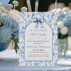 Convite para chá de bebê Toile De Jouy, convite para chá de bebê Chinoiserie azul claro, modelo para chá de bebê masculino com fita azul empoeirada para download instantâneo