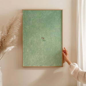 Può includere: Un cartello in legno fatto a mano con la scritta "Welcome to our home" in stile scritto a mano. Il cartello verniciato di bianco presenta scritte nere e una finitura invecchiata, adatto per uso interno o esterno.