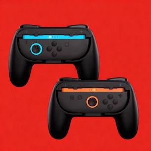 Peut inclure: Deux manettes de jeu noires avec des accents bleus et oranges. Chaque manette possède un bouton circulaire, des boutons directionnels et un bouton en forme de croix. Les manettes sont sur fond rouge.