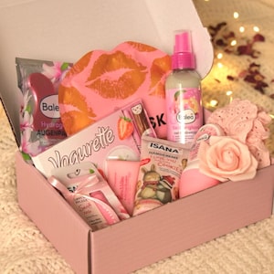 Rosa Pause Geschenkbox - Wellness Moment für die Mutter - Spa Set zur Aufmunterung - Kuratiertes Selfcare Paket Pink