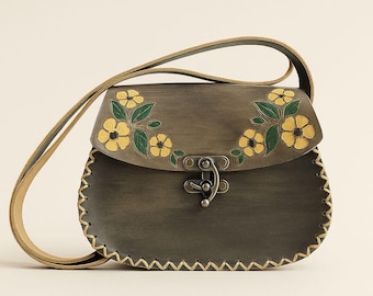 Ręcznie robiona skórzana torebka na ramię z kwiatowym wzorem – torebka w stylu boho vintage – jedyna w swoim rodzaju