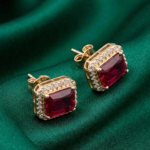 Orecchini da sposa da donna con delicato alone di rubino rosso e smeraldo / Oro giallo 14 carati e argento, regalo per occasioni speciali /