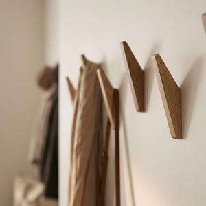 Ganchos de pared de madera natural: diseño minimalista y moderno. Juego de 2 o 4. Ideales para abrigos, sombreros, bolsos y decoración.