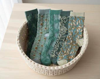 Calcetines con relieve vintage para mujer / Calcetines de algodón texturizado hasta media pantorrilla / Tejido de punto con estampado retro / Suaves para uso diario