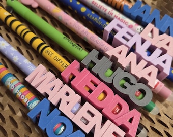 LEGAMI®-Clip - personalisiert mit Namen | 3D-Druck | Geschenk Einschulung, Geburtstag, Schultüte oder Mitbringsel - mit oder ohne Stift
