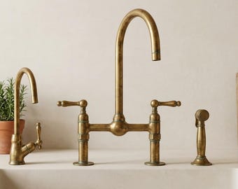 Grifo de cocina de latón macizo con puente, fregadero de estilo rústico antiguo sin lacar.
