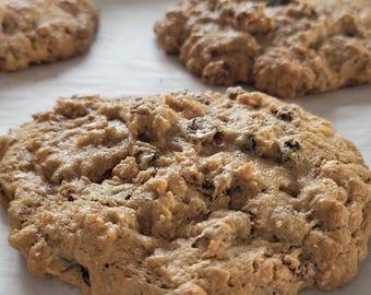 Oatmeal Raisin Cookies – Chewy, Soft, Delicious & Fresh Baked