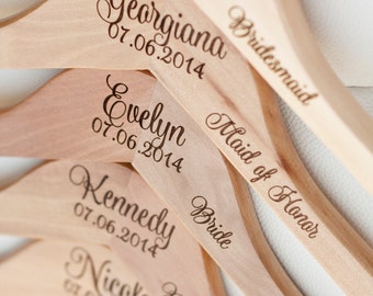 8 - Colgadores de dama de honor personalizados - colgadores de madera grabados