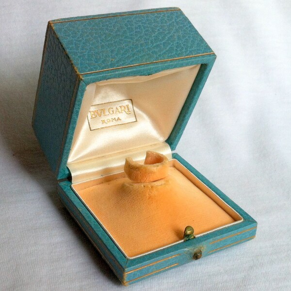 Rare BVLGARI Bulgari Designer Gilt Blue leather like Ring Display Box Vintage Authentic