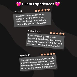 Puede incluir: Fondo oscuro con el texto "Client Experiences" y tres testimonios de clientes. Cada testimonio est&aacute; en un cuadro gris con una calificaci&oacute;n de cinco estrellas. Los testimonios elogian el trabajo de Aradia y expresan satisfacci&oacute;n.