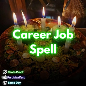 Könnte beinhalten: Ein Arrangement aus brennenden Kerzen mit dem Text "Career Job Spell". Das Bild zeigt grüne und weiße Kerzen, Münzen und kleine Steine. Der Text "Photo Proof", "Fast Manifest" und "Same Day" ist ebenfalls enthalten.