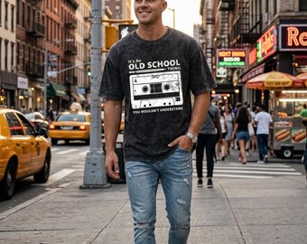 Camiseta retro para hombre con estampado de casete – 100% algodón, estilo vintage musical, camiseta informal de verano de estilo urbano y suave.